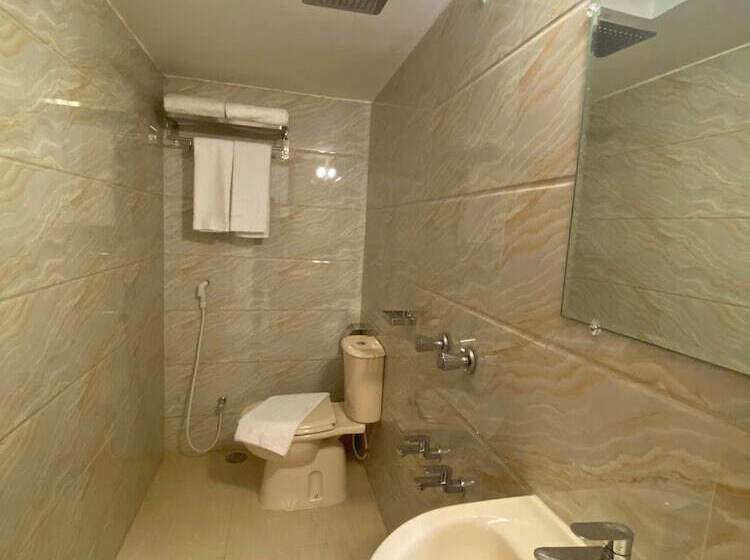 هتل Crown Palace Residence