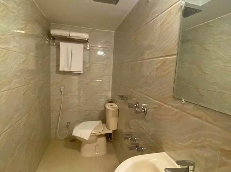 هتل Crown Palace Residence