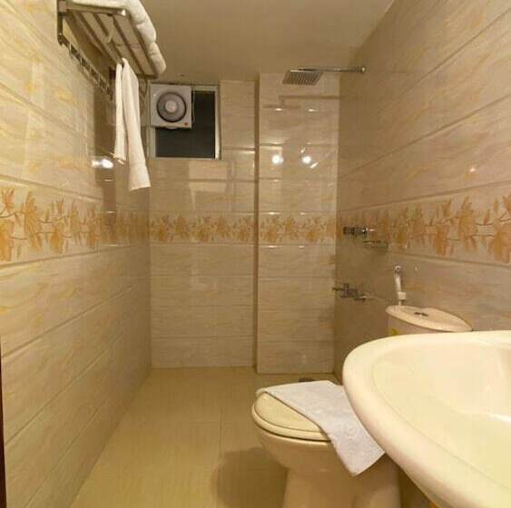 هتل Crown Palace Residence