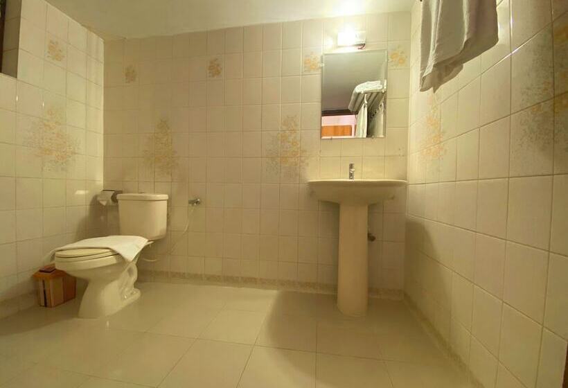 هتل Crown Palace Residence