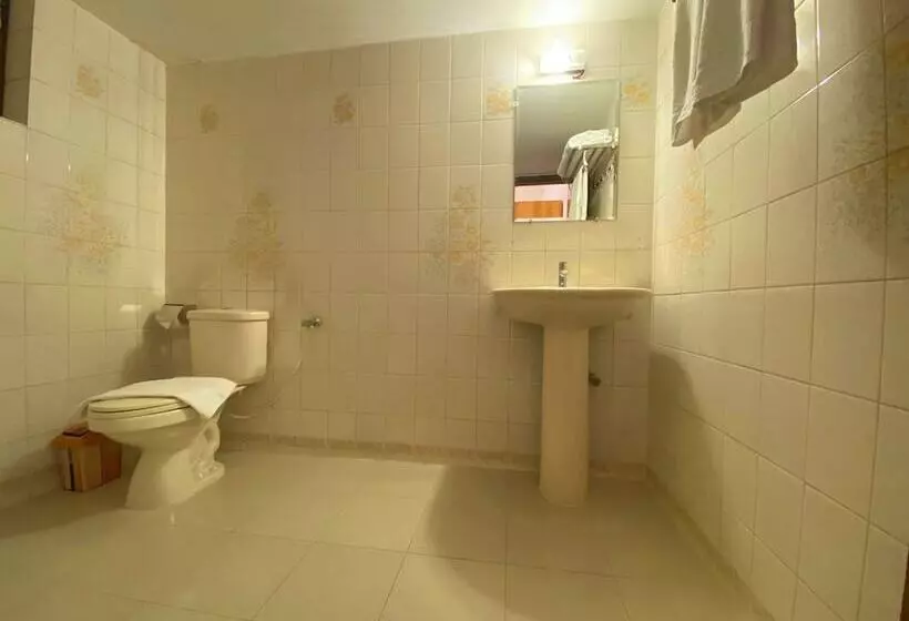 هتل Crown Palace Residence