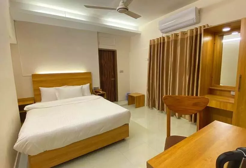 هتل Crown Palace Residence