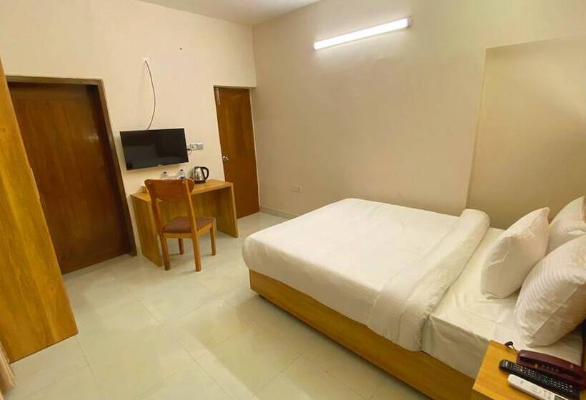 هتل Crown Palace Residence