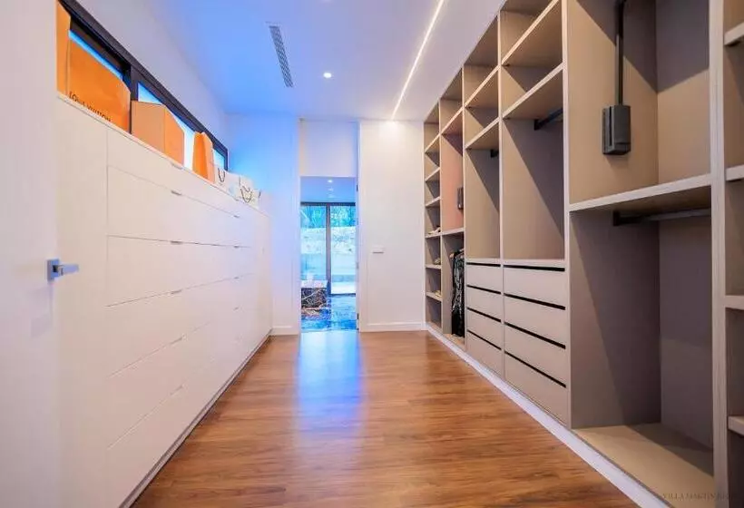 Villa Martin Stone  Las Colinas Golf Country