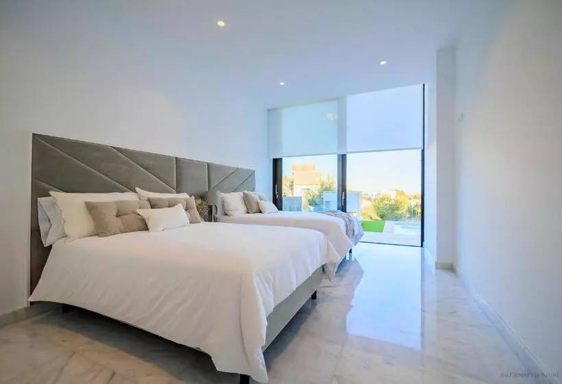 Villa Martin Stone  Las Colinas Golf Country