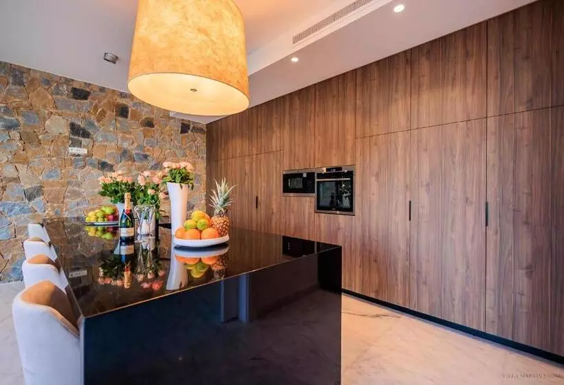 Villa Martin Stone  Las Colinas Golf Country