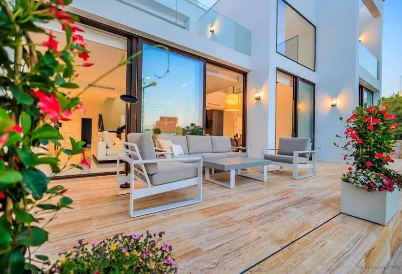 Villa Martin Stone  Las Colinas Golf Country