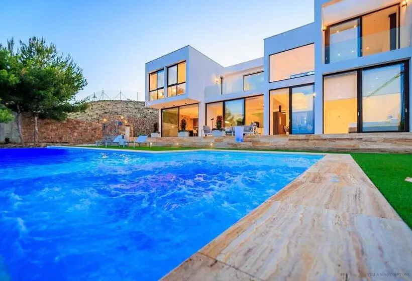 Villa Martin Stone  Las Colinas Golf Country