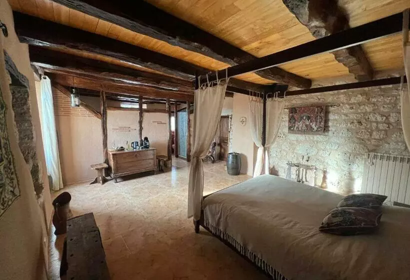 ベッドアンドブレックファースト Le Relais Des Chevaliers Suite Des Seigneurs