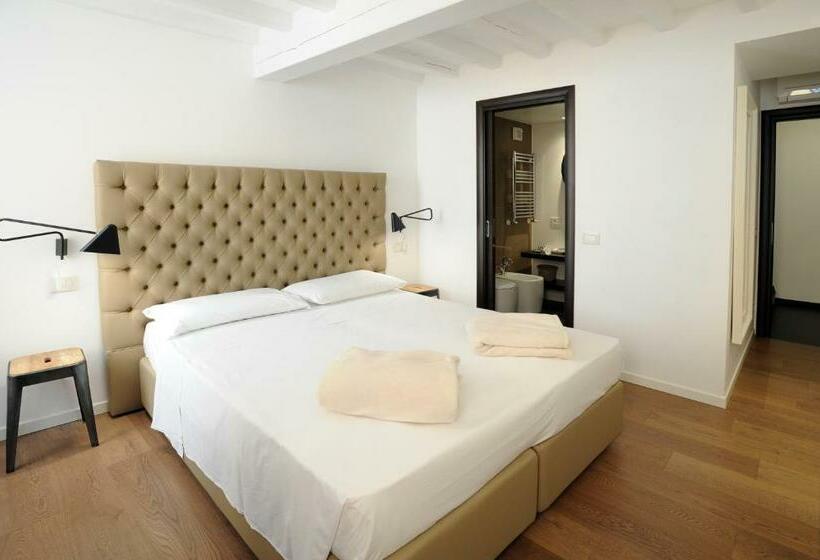 تختخواب و صبحانه Opera 11 R&b