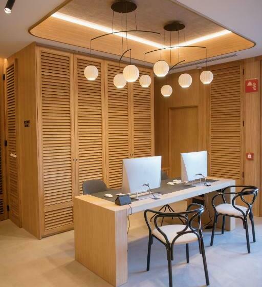 فندق Myr Puerta Serranos