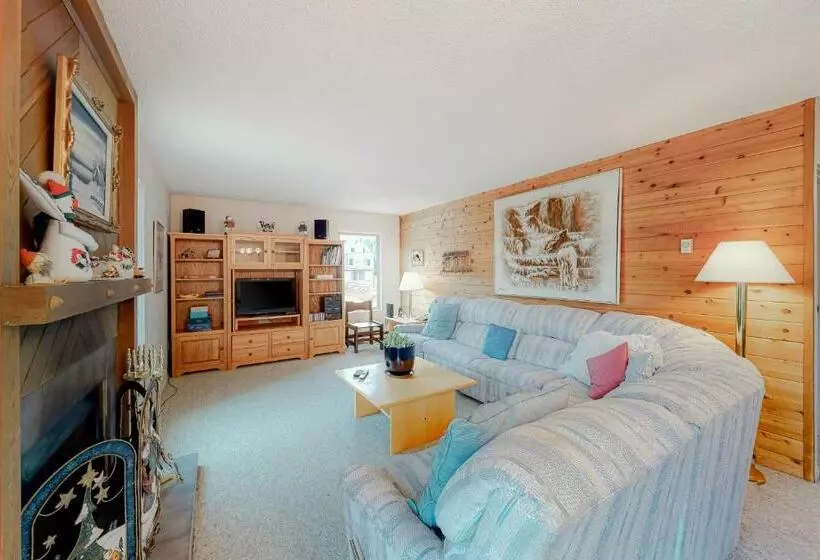 Hotelli Powder Family   Ptarmigan Inn #302