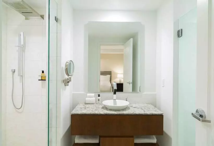 هتل The Ritz Carlton Residences, Turks & Caicos