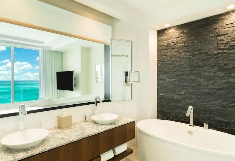 هتل The Ritz Carlton Residences, Turks & Caicos