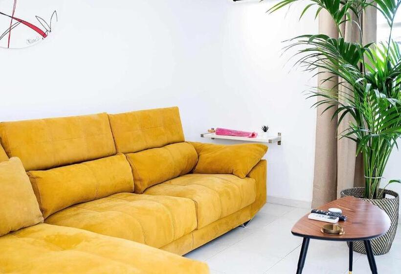 Le Family Palms My Home