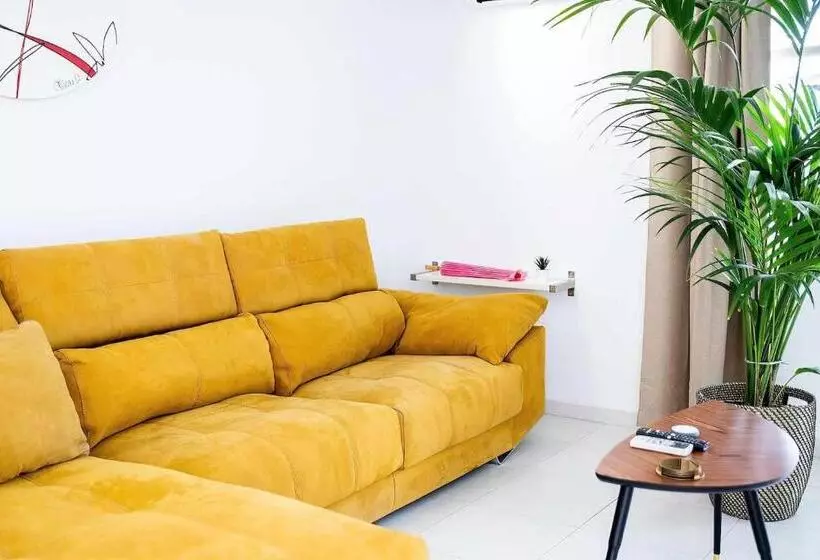 Le Family Palms My Home