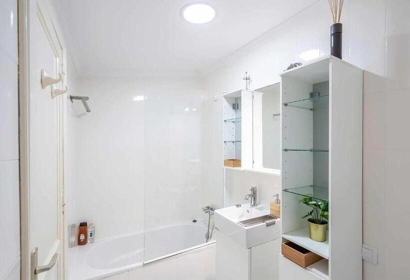 Le Family Palms My Home