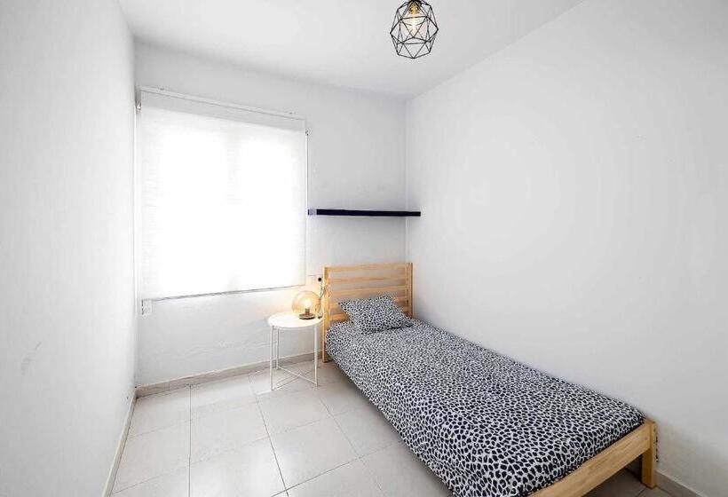 Le Family Palms My Home