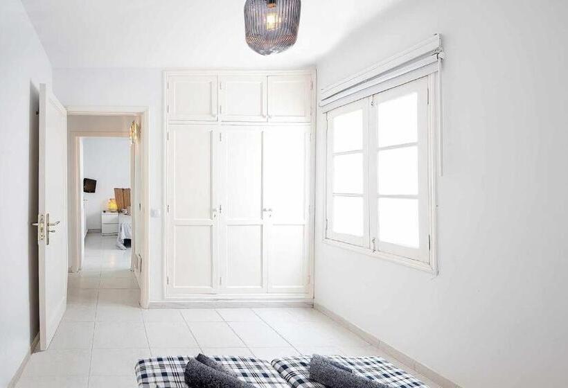 Le Family Palms My Home