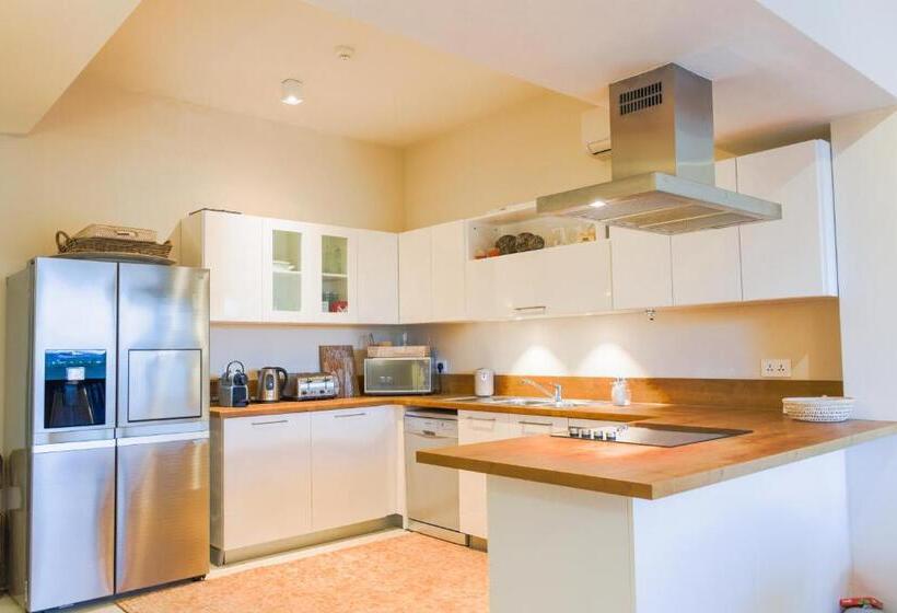 Luxury Waterfront Apartment