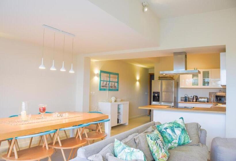 Luxury Waterfront Apartment