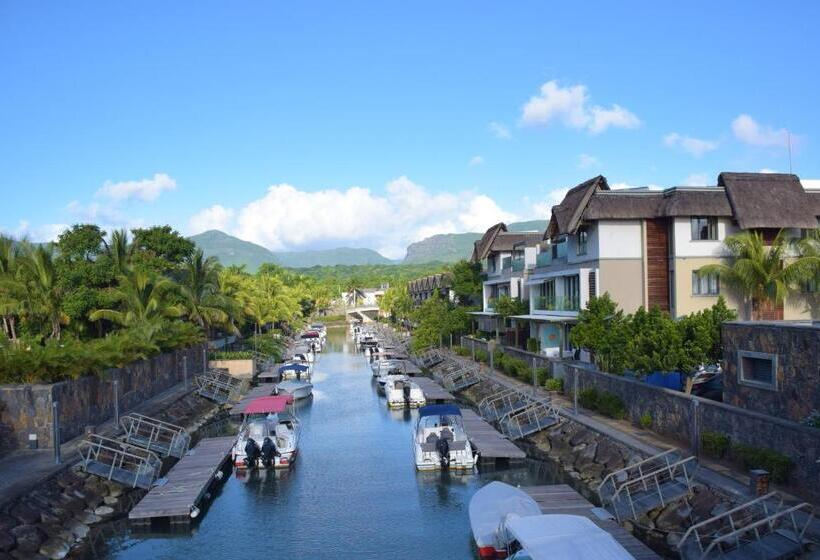 Luxury Waterfront Apartment