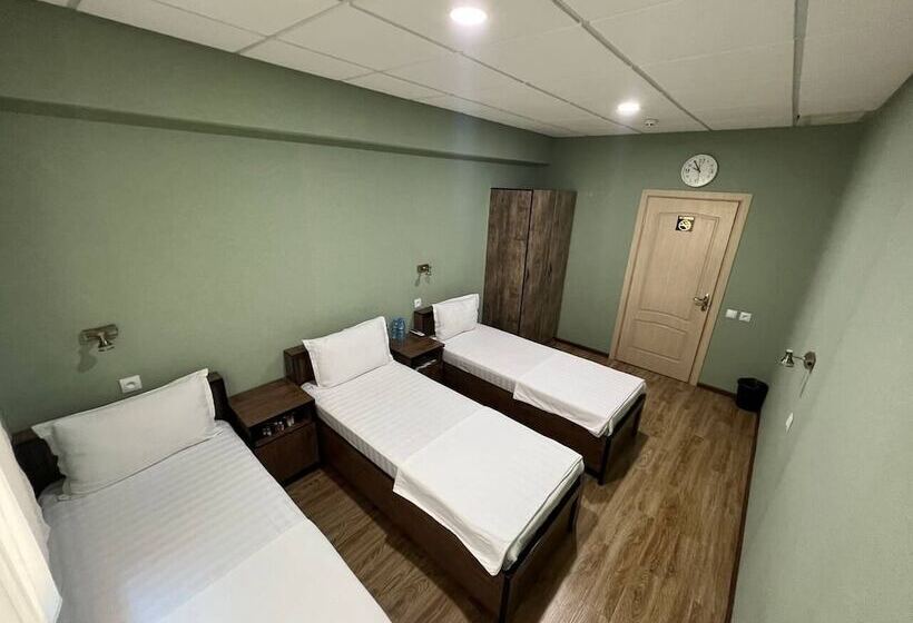 هاستل Alisher Hotel By Shosh