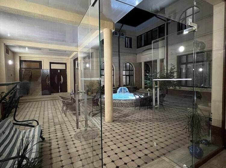 هاستل Alisher Hotel By Shosh