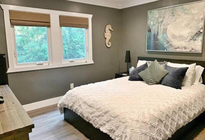 Cute Home 7 Blocks To Beach . Xbox . Bikes . Pets