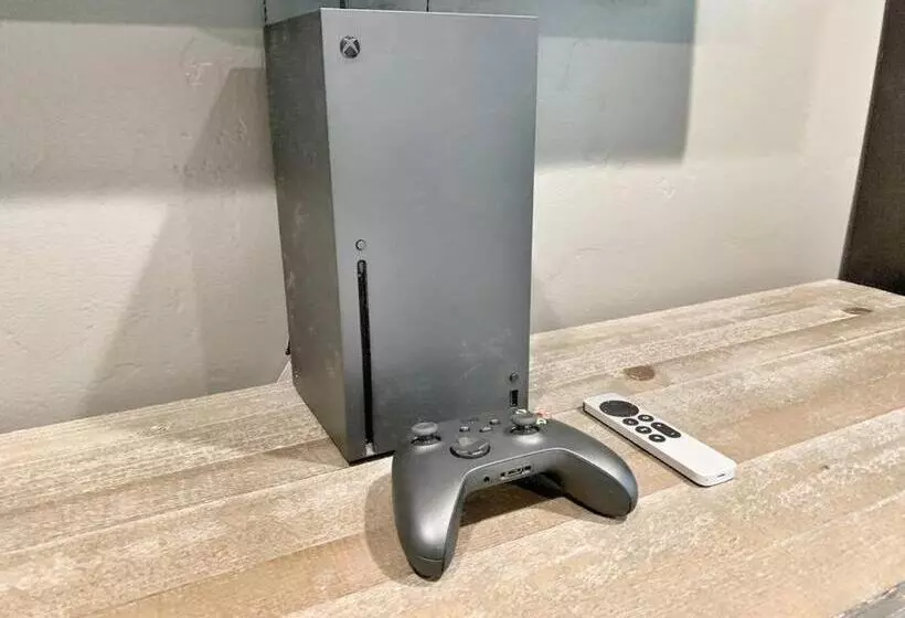 Cute Home 7 Blocks To Beach . Xbox . Bikes . Pets