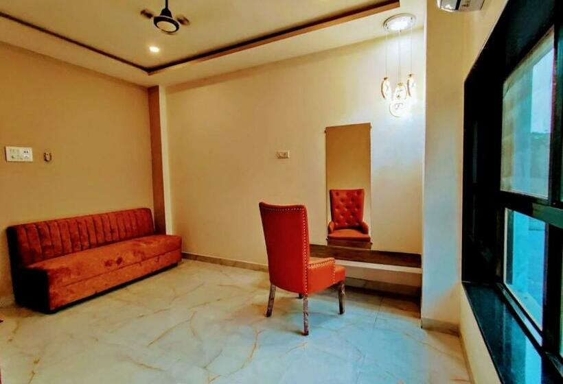 Hotel Rang Mahal Resort