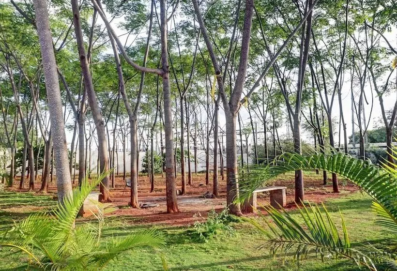 Hotelli Grand Jp Inn Near 2 Km From Gundlupet Bus Stand