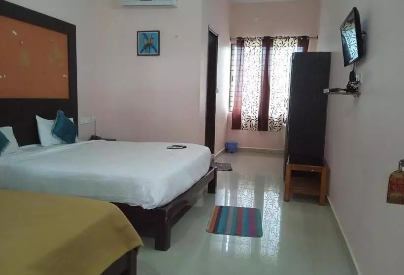 Hotelli Grand Jp Inn Near 2 Km From Gundlupet Bus Stand