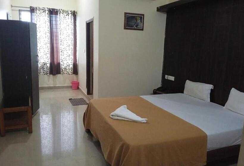 ホテル Grand Jp Inn Near 2 Km From Gundlupet Bus Stand