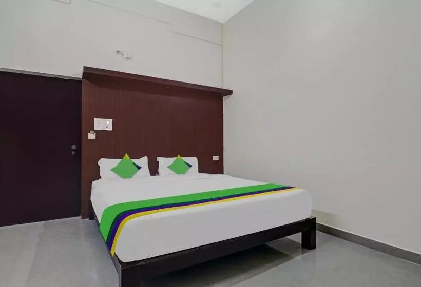 Hotelli Grand Jp Inn Near 2 Km From Gundlupet Bus Stand