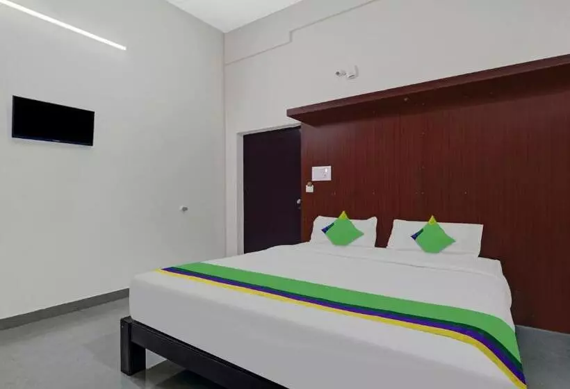 Hotelli Grand Jp Inn Near 2 Km From Gundlupet Bus Stand