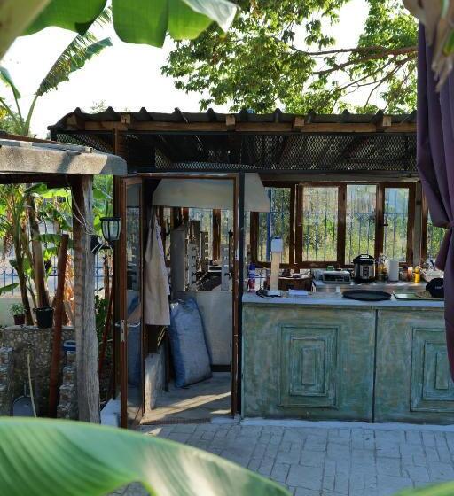 هتل Tropikal Freskia Bunec