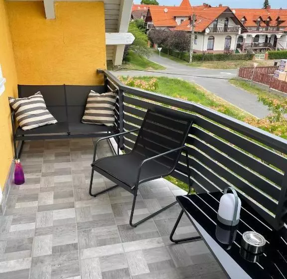 Vár Lak Resort