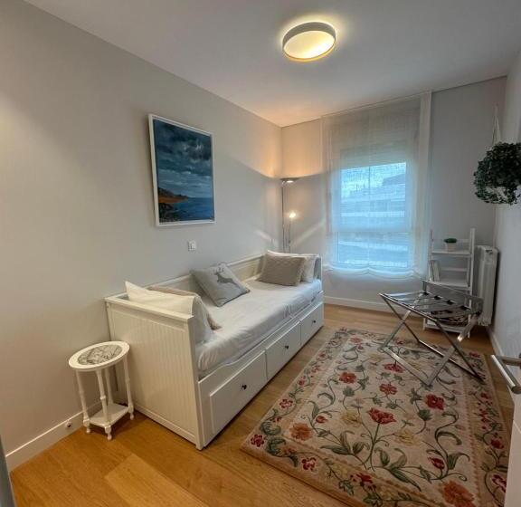 A Estrenar Amplio Con Piscina Y Parking