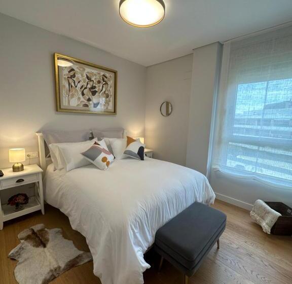 A Estrenar Amplio Con Piscina Y Parking