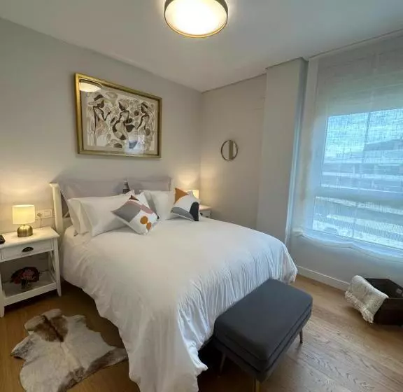 A Estrenar Amplio Con Piscina Y Parking