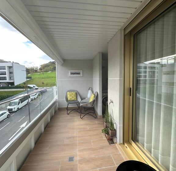 A Estrenar Amplio Con Piscina Y Parking