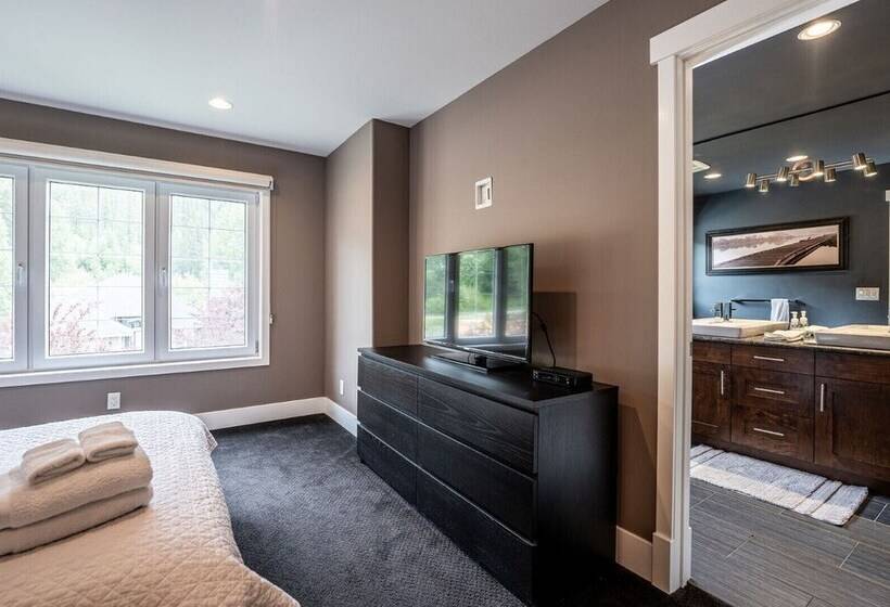 Aspen Lodge By Revelstoke Vacations