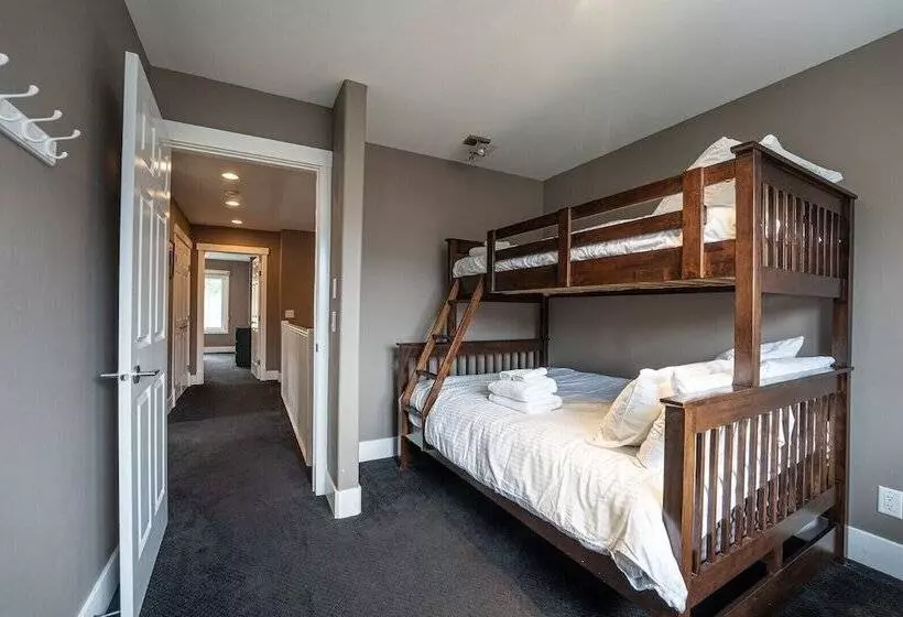 Aspen Lodge By Revelstoke Vacations