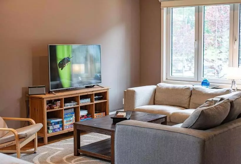 Aspen Lodge By Revelstoke Vacations