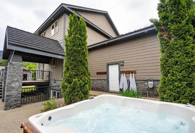 Aspen Lodge By Revelstoke Vacations