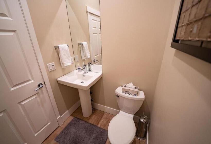 Aspen Lodge By Revelstoke Vacations