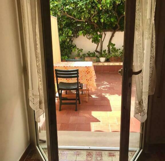 تختخواب و صبحانه Astro Nascente