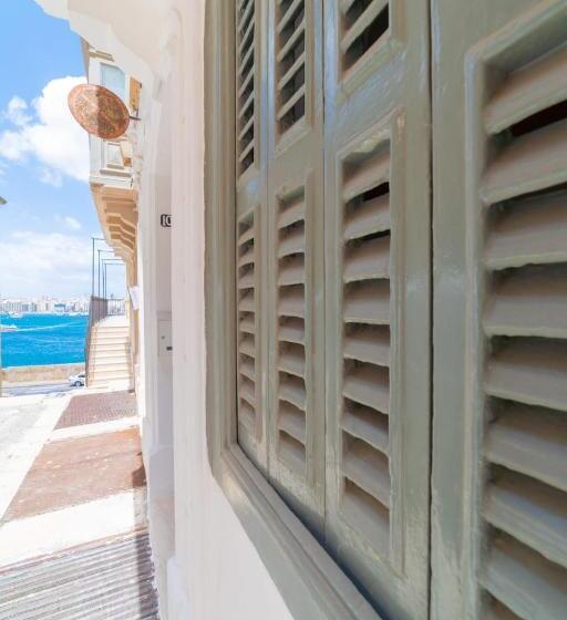 Central Valletta Townhouse Hosted By Sweetstay
