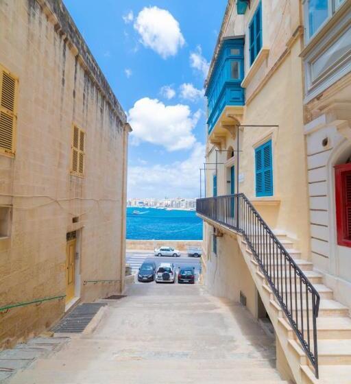 Central Valletta Townhouse Hosted By Sweetstay